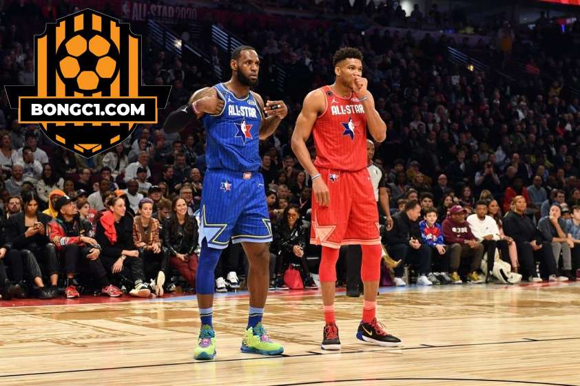 LeBron James (xanh) góp mặt trong đội hình NBA All-Star lần thứ 21