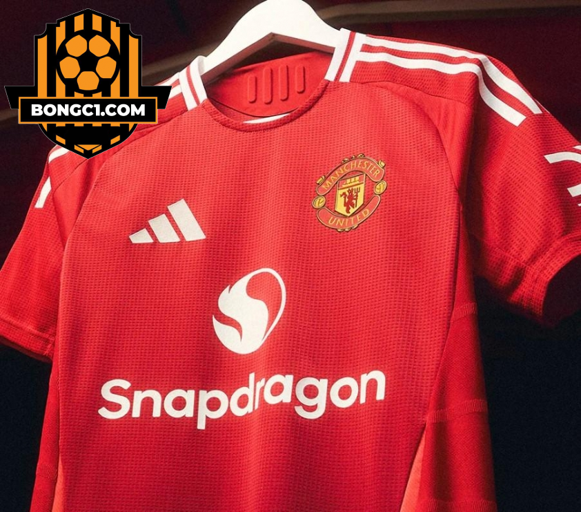 Snapdragon vẫn là nhà tài trợ chính của Manchester United.