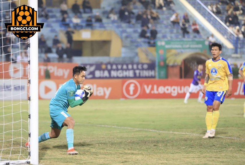 Thủ môn Đồng Tháp tiết lộ đội nhà chưa hề tập đá penalty trước trận gặp Hà Nội FC