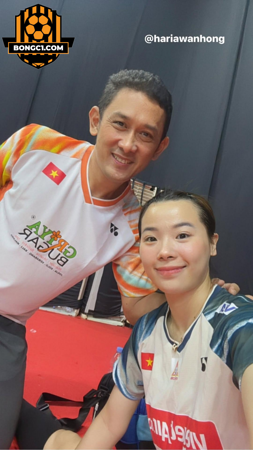 Nguyễn Thùy Linh và chuyên gia Hariawan Hong ở Indonesia Masters 2025 (Ảnh: FBNV)