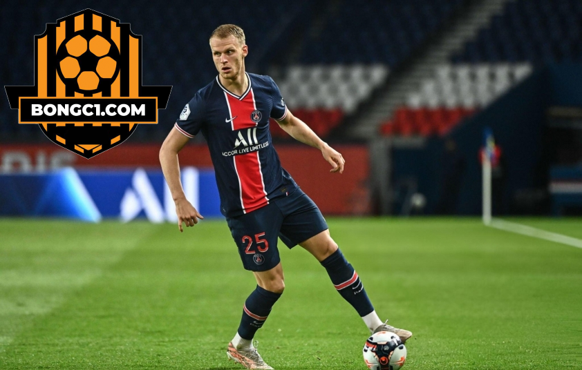 Mitchel Bakker từng có thời gian thường xuyên ra sân cho PSG