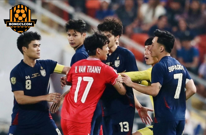 Supachok gây tranh cãi với bàn thắng không được fair-play vào lưới Việt Nam.